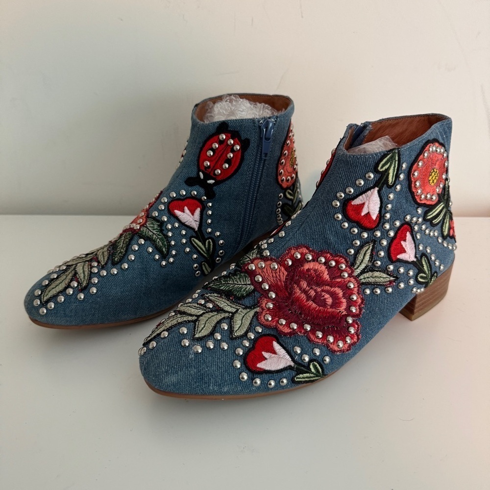Jeffrey Campbell Embroidered Floral Denim Chambray Ankle Boots 8 - Picture 2 of 9